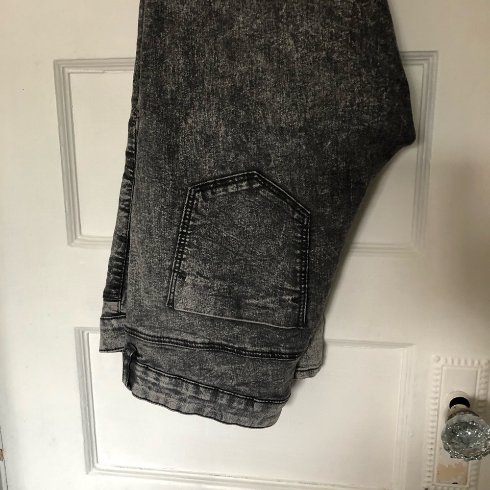 Grey Jeans/Jeggings